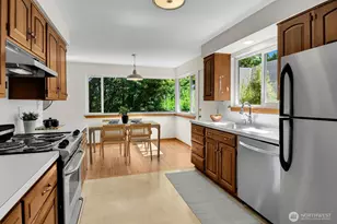 1714 NE Brockman Pl, Seattle, WA 98125 - Photo 10