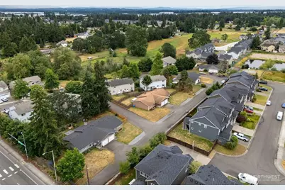 17620 17622 30th Avenue Ct E, Tacoma, WA 98387 - Photo 2