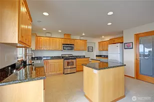 510 Sunnycrest Ln, Camano Island, WA 98282 - Photo 8