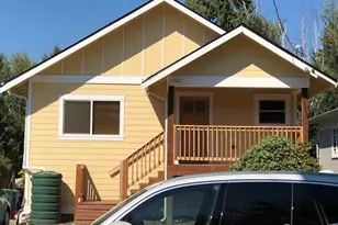 7447 Corliss Ave N, Seattle, WA 98103 - Photo 2