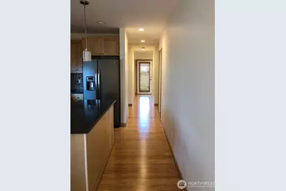 7447 Corliss Avenue N, Seattle, WA 98103 - Photo 4