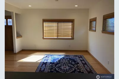 7447 Corliss Avenue N, Seattle, WA 98103 - Photo 24