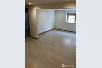 7447 Corliss Avenue N, Seattle, WA 98103 - Photo 22