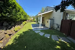 3420 W Bertona St, Seattle, WA 98199 - Photo 2