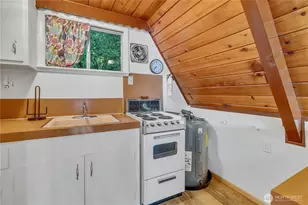 640 E Rauschert Rd, Grapeview, WA 98546 - Photo 18