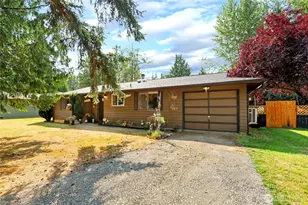 2422 Hennessy Ln, Port Angeles, WA 98363 - Photo 2