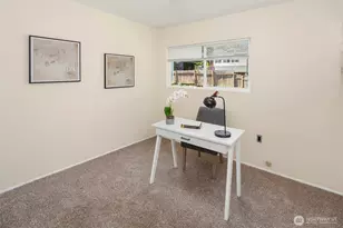332 NE 50th St, Seattle, WA 98105 - Photo 12