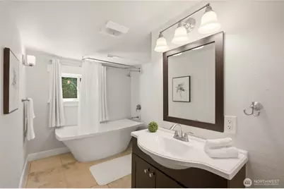 2716 Warren Avenue N, Seattle, WA 98109 - Photo 28