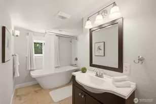 2716 Warren Ave N, Seattle, WA 98109 - Photo 28