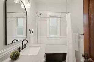 2716 Warren Ave N, Seattle, WA 98109 - Photo 18