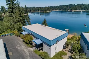 924 Shorewood Dr, Bremerton, WA 98312 - Photo 2