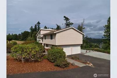 7565 Crescent Lane, Anacortes, WA 98221 - Photo 16