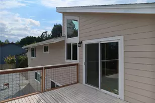 7565 Crescent Ln, Anacortes, WA 98221 - Photo 6