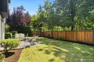 27225 SE 13th Pl, Sammamish, WA 98075 - Photo 34