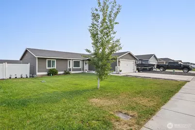925 Mt Adams E, Othello, WA 99344 - Photo 4