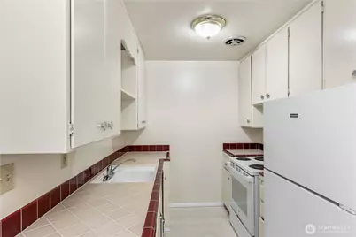 2600 NE 125th Street, Seattle, WA 98125 - Photo 4