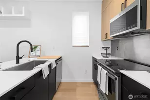10354 Wallingford Ave N, Seattle, WA 98133 - Photo 8
