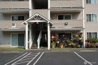 1001 W Casino Rd #D203, Everett, WA 98204 - Photo 2