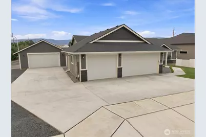 812 N Newport Loop, East Wenatchee, WA 98802 - Photo 34