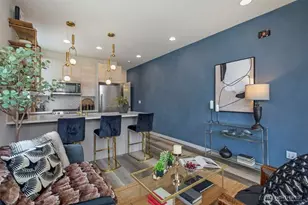 1010A NE 92nd St, Seattle, WA 98115 - Photo 4
