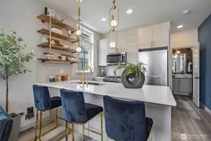 1010A NE 92nd St, Seattle, WA 98115 - Photo 8