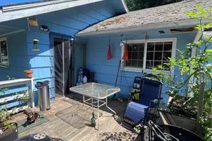 1323 Morris St, Raymond, WA 98577 - Photo 2