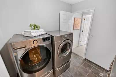 1010 106th Avenue SE, Bellevue, WA 98004 - Photo 20