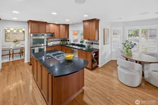 1010 106th Ave SE, Bellevue, WA 98004 - Photo 12