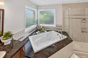1010 106th Ave SE, Bellevue, WA 98004 - Photo 28