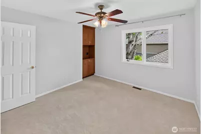 1010 106th Avenue SE, Bellevue, WA 98004 - Photo 36