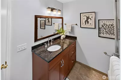 1010 106th Avenue SE, Bellevue, WA 98004 - Photo 32