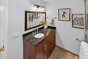 1010 106th Ave SE, Bellevue, WA 98004 - Photo 32
