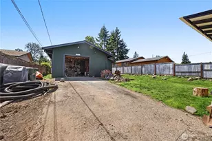 823 W 15th St, Port Angeles, WA 98363 - Photo 32