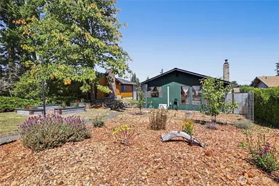 823 W 15th Street, Port Angeles, WA 98363 - Photo 2