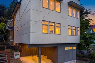 1935B 7th Ave W, Seattle, WA 98119 - Photo 4