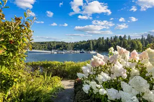 300 Bromley Pl NW, Bainbridge Island, WA 98110 - Photo 4