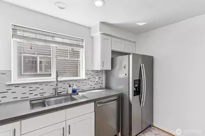 12333 28th Avenue NE #B, Seattle, WA 98125 - Photo 8