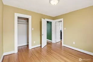 308 NE 50th St, Seattle, WA 98105 - Photo 14