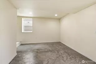 308 NE 50th St, Seattle, WA 98105 - Photo 18
