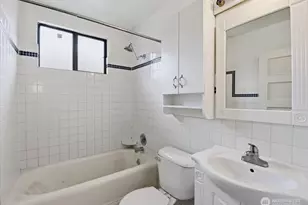 308 NE 50th St, Seattle, WA 98105 - Photo 12