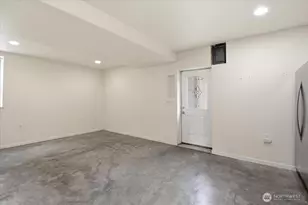 308 NE 50th St, Seattle, WA 98105 - Photo 20