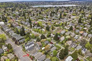308 NE 50th St, Seattle, WA 98105 - Photo 32