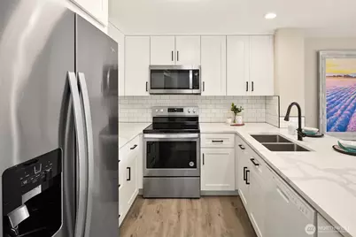 206 Mountain Park Boulevard SW #D203, Issaquah, WA 98027 - Photo 2