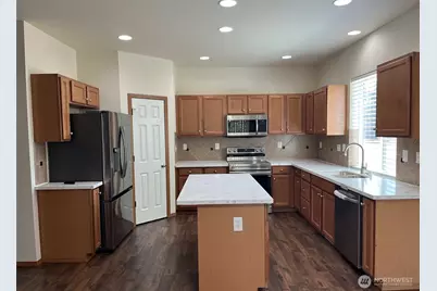 2215 190th Street E, Tacoma, WA 98445 - Photo 8