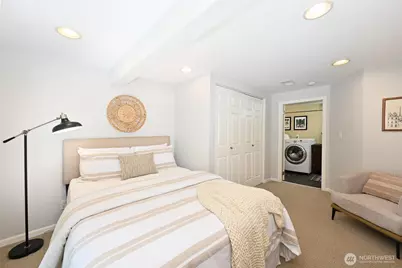523 N 70th Street, Seattle, WA 98103 - Photo 12