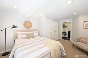 523 N 70th St, Seattle, WA 98103 - Photo 12
