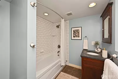523 N 70th Street, Seattle, WA 98103 - Photo 14