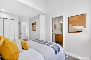 402 Aloha St, Seattle, WA 98109 - Photo 18