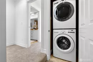 402 Aloha St, Seattle, WA 98109 - Photo 24