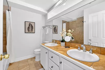 402 Aloha Street, Seattle, WA 98109 - Photo 16